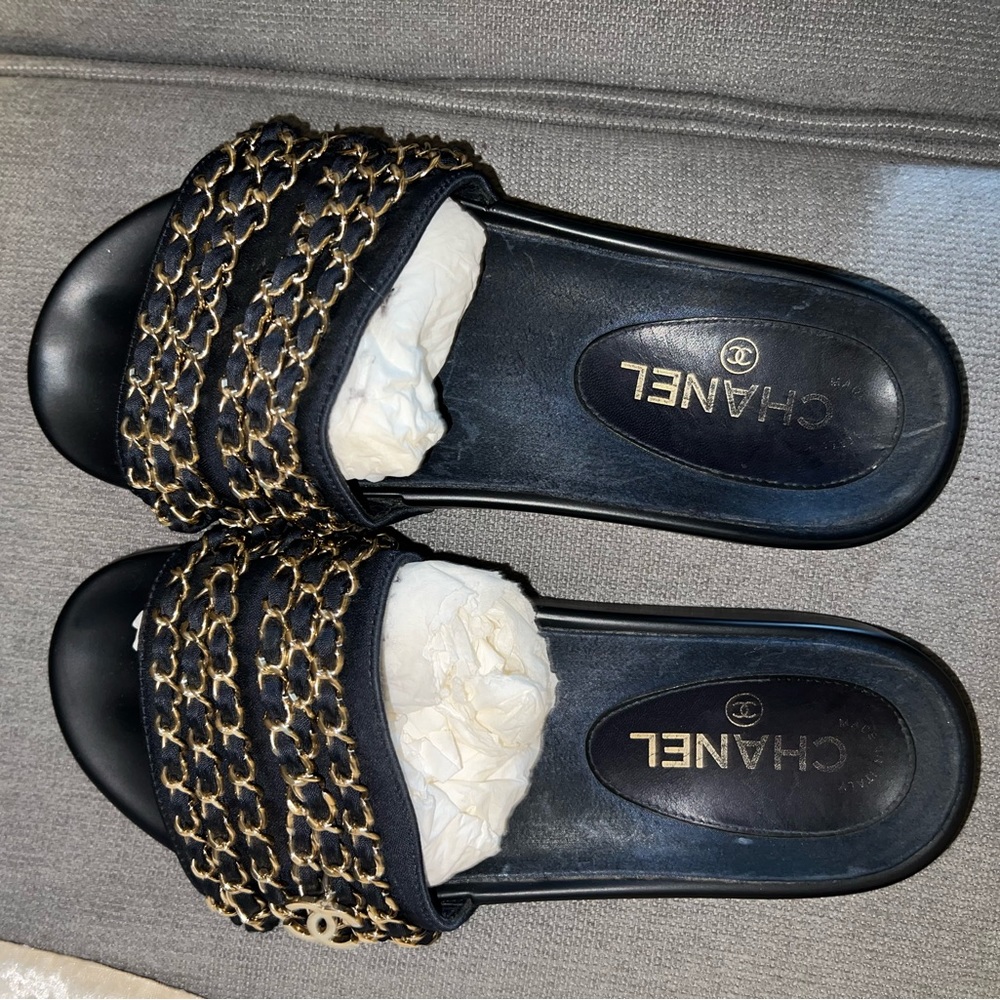 Chanel slides